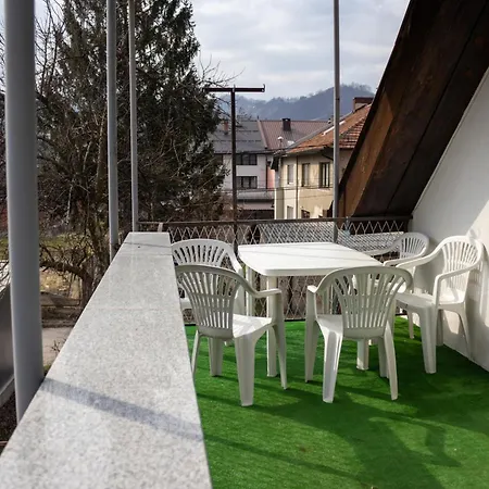 Sunny Side House